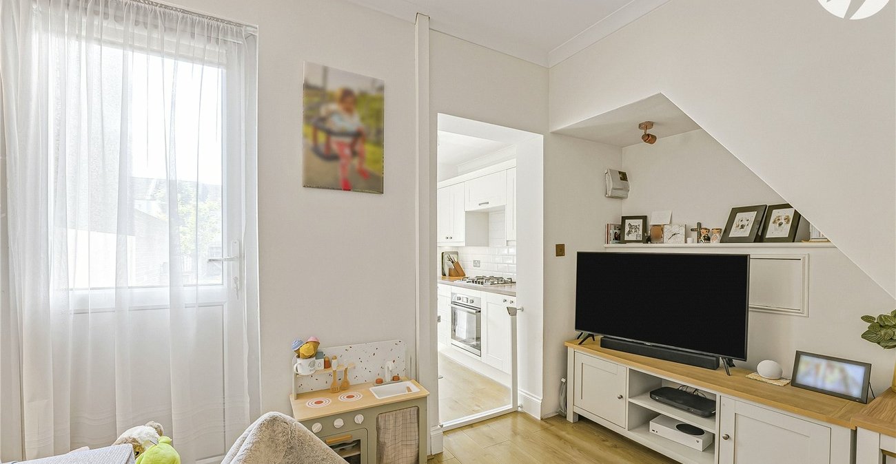 2 bedroom house for sale in Greenhithe | Robinson Jackson