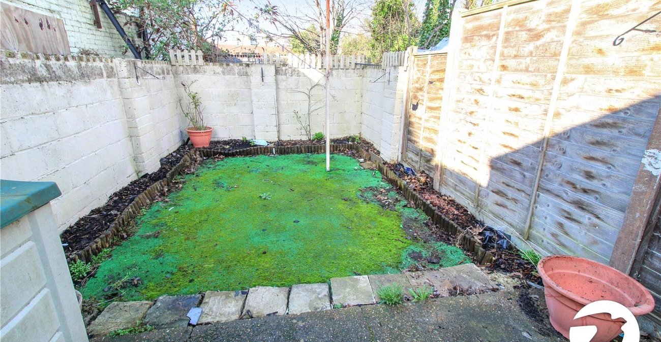 2 bedroom house for sale in Northfleet | Robinson Michael & Jackson