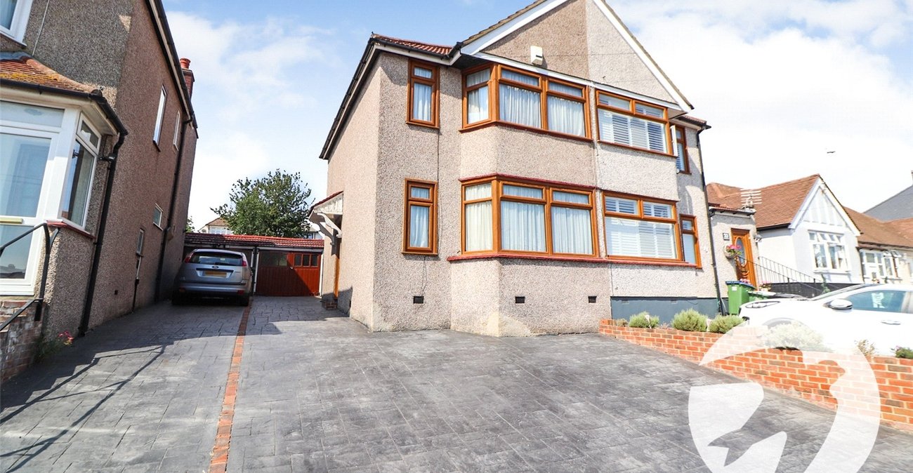 2 bedroom house for sale in Barnehurst | Robinson Jackson