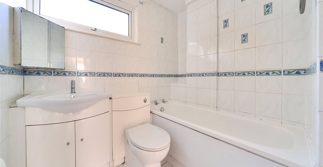 2 bedroom property for sale in Sydenham | Robinson Jackson