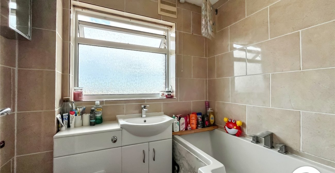 3 bedroom house for sale in Sittingbourne | Robinson Michael & Jackson