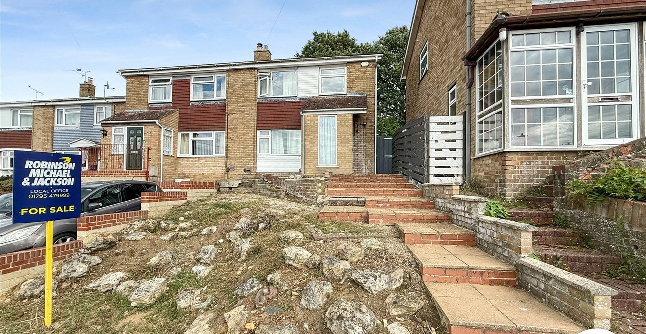 3 bedroom house for sale in Sittingbourne | Robinson Michael & Jackson