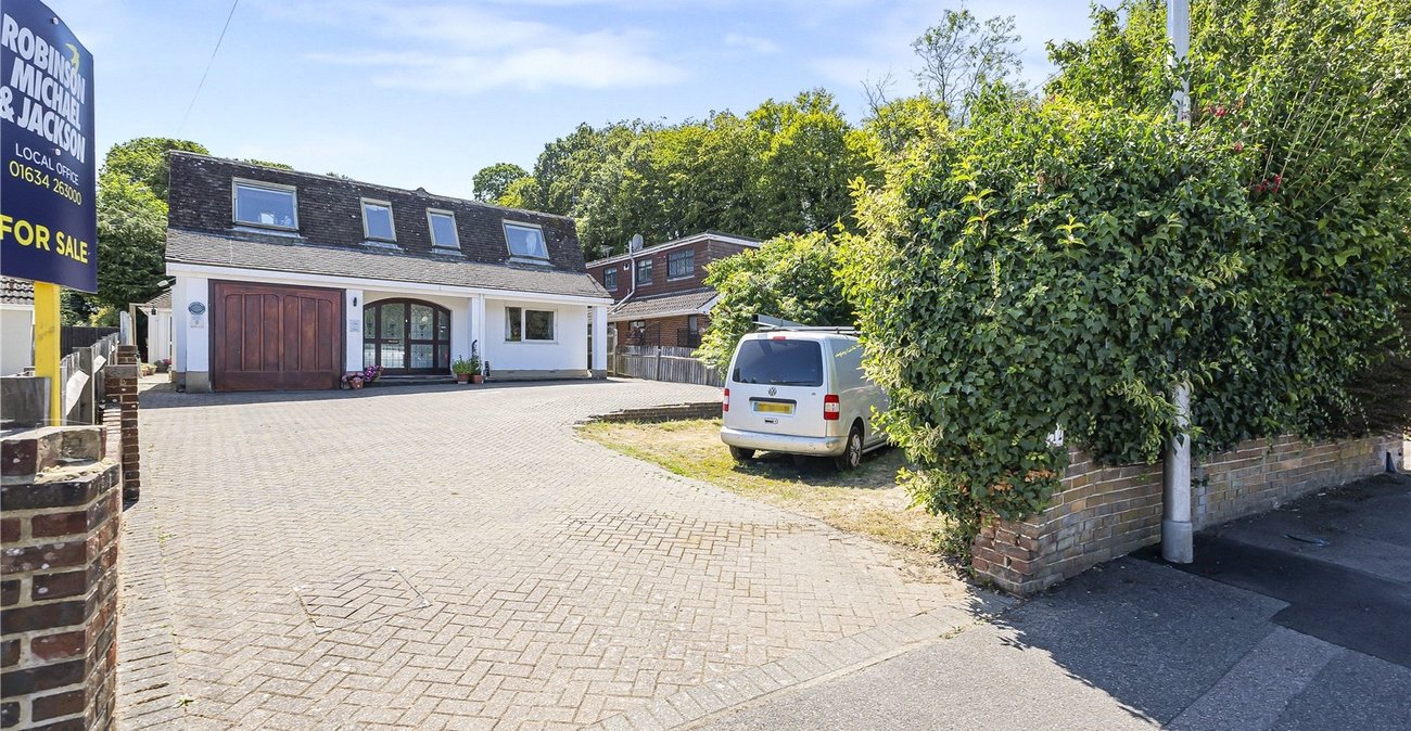 6 bedroom house for sale in Wigmore | Robinson Michael & Jackson