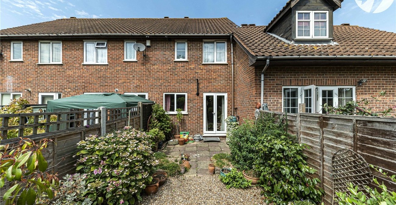 2 bedroom house for sale in Dartford | Robinson Jackson