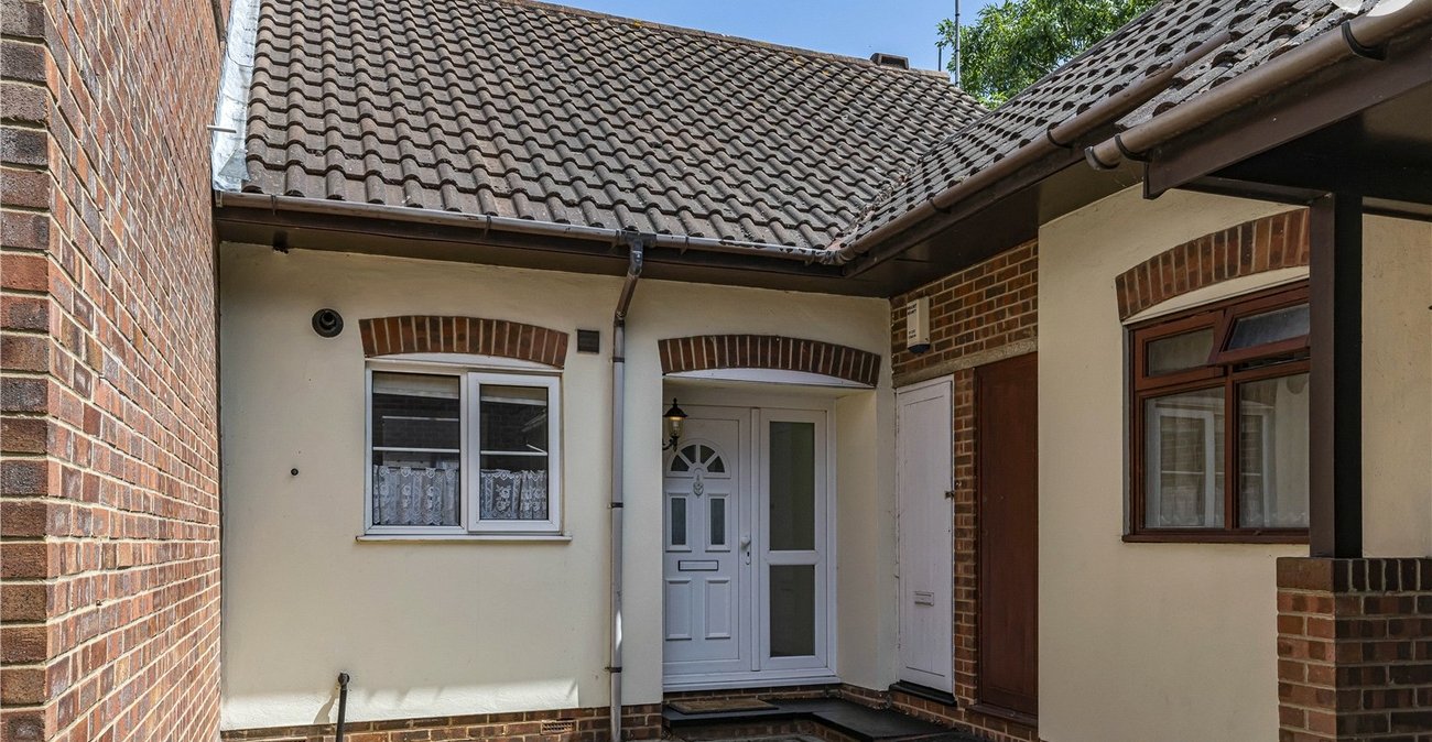 2 bedroom house for sale in Dartford | Robinson Jackson