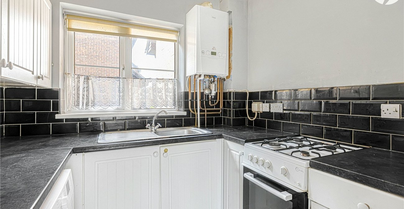 2 bedroom house for sale in Dartford | Robinson Jackson