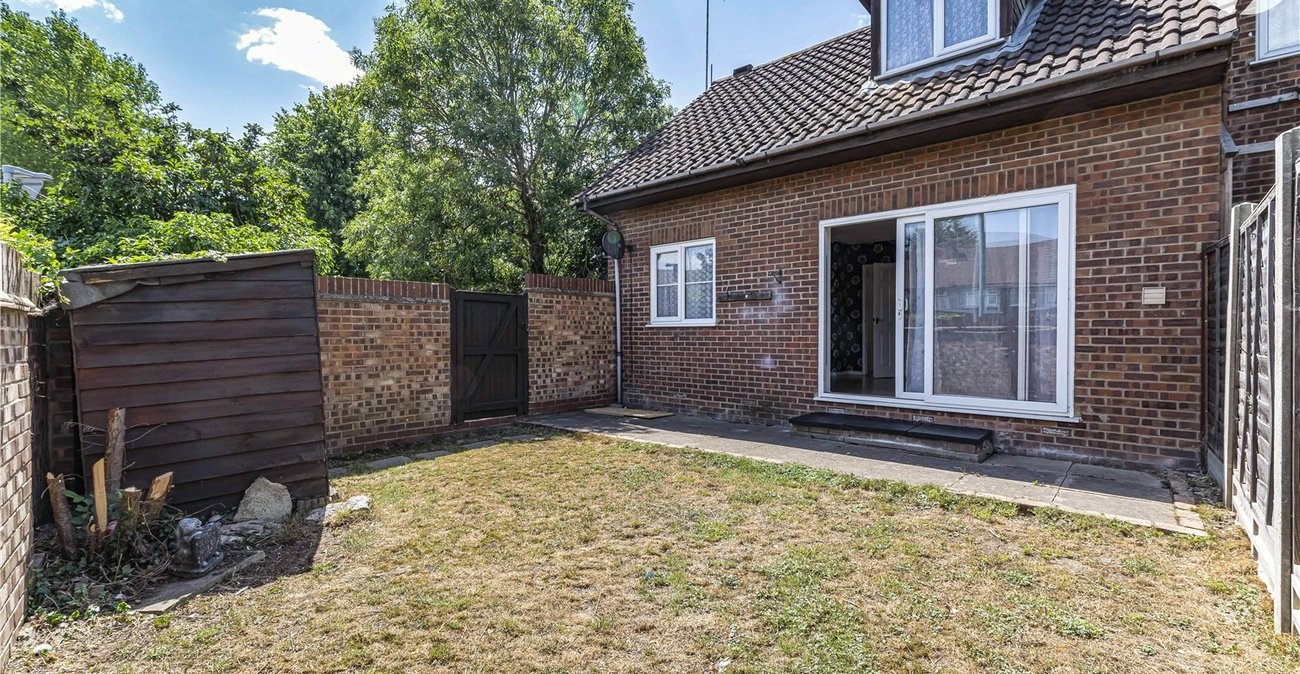 2 bedroom house for sale in Dartford | Robinson Jackson