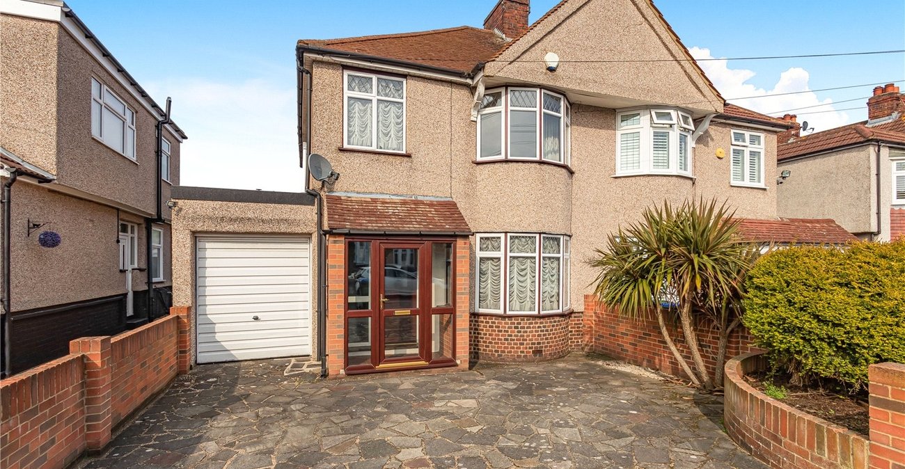 3 bedroom house for sale in Welling | Robinson Jackson