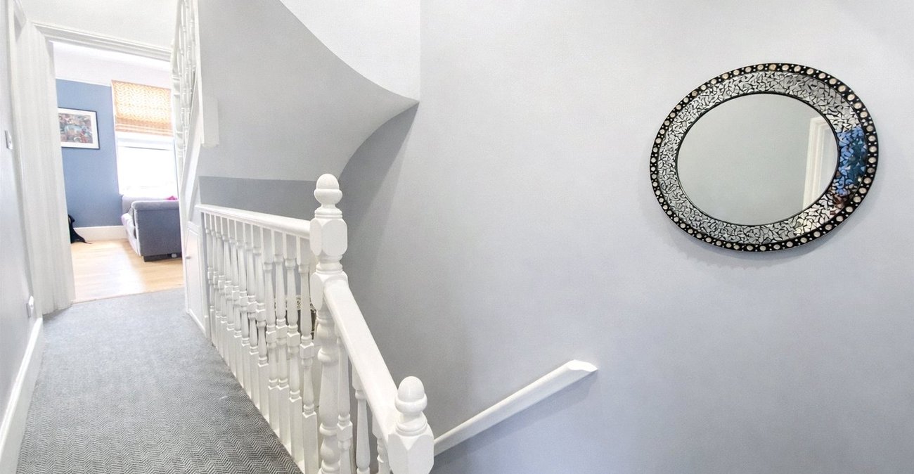 2 bedroom property for sale in Catford | Robinson Jackson