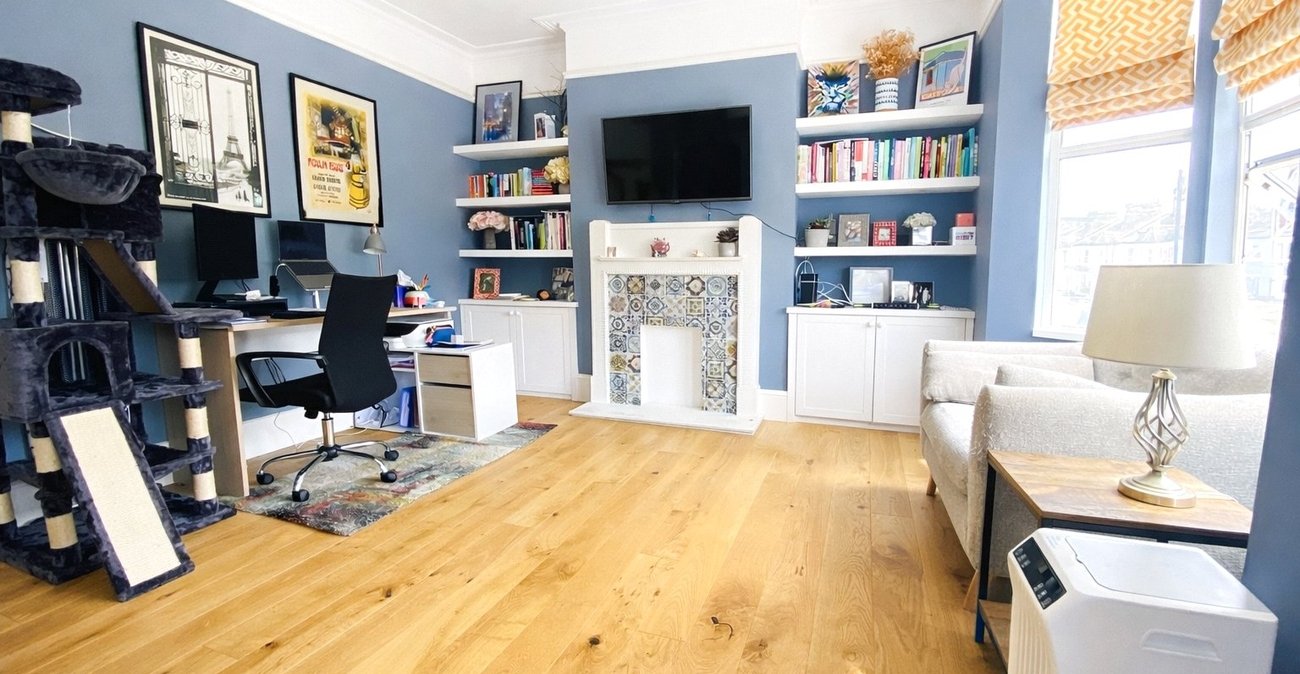 2 bedroom property for sale in Catford | Robinson Jackson