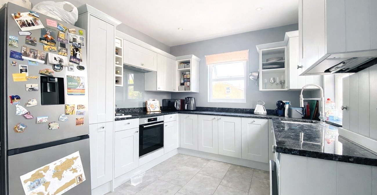 2 bedroom property for sale in Catford | Robinson Jackson