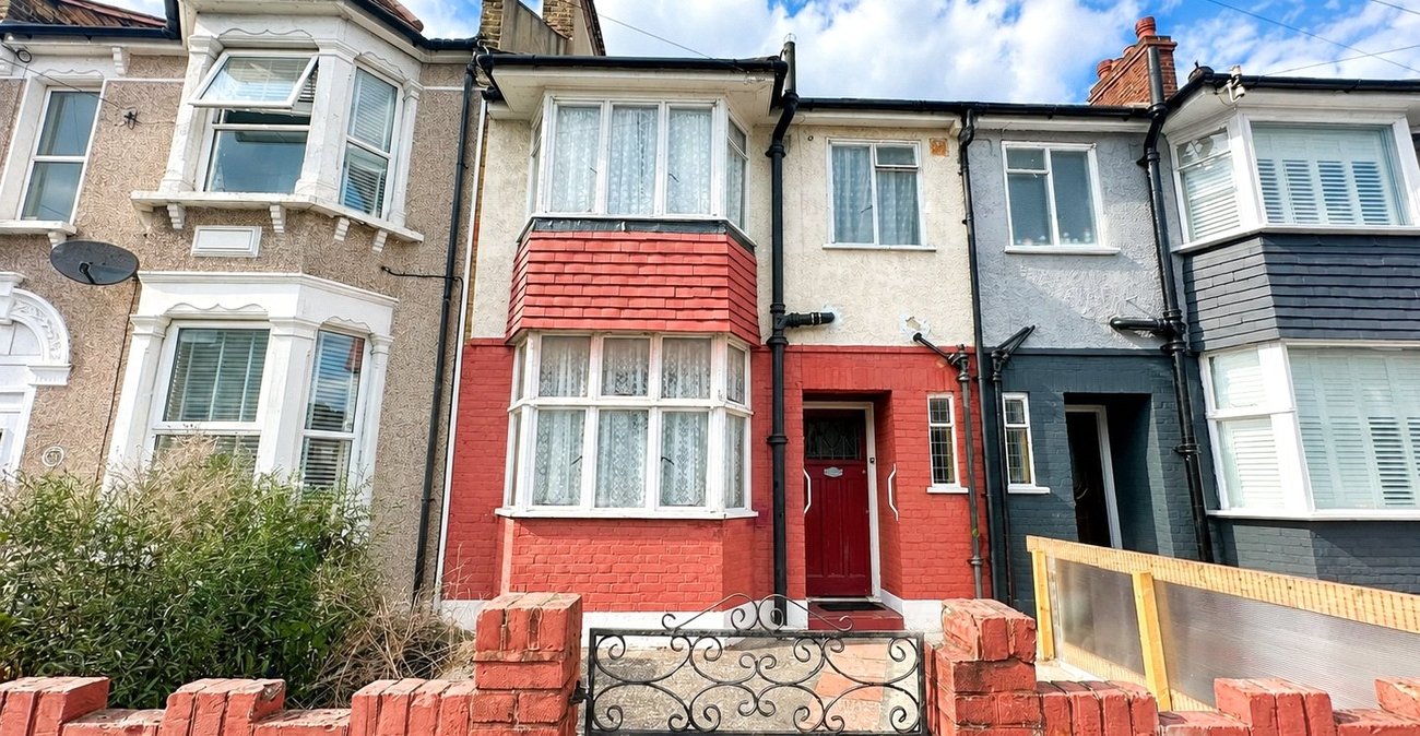 3 bedroom house for sale in Catford | Robinson Jackson
