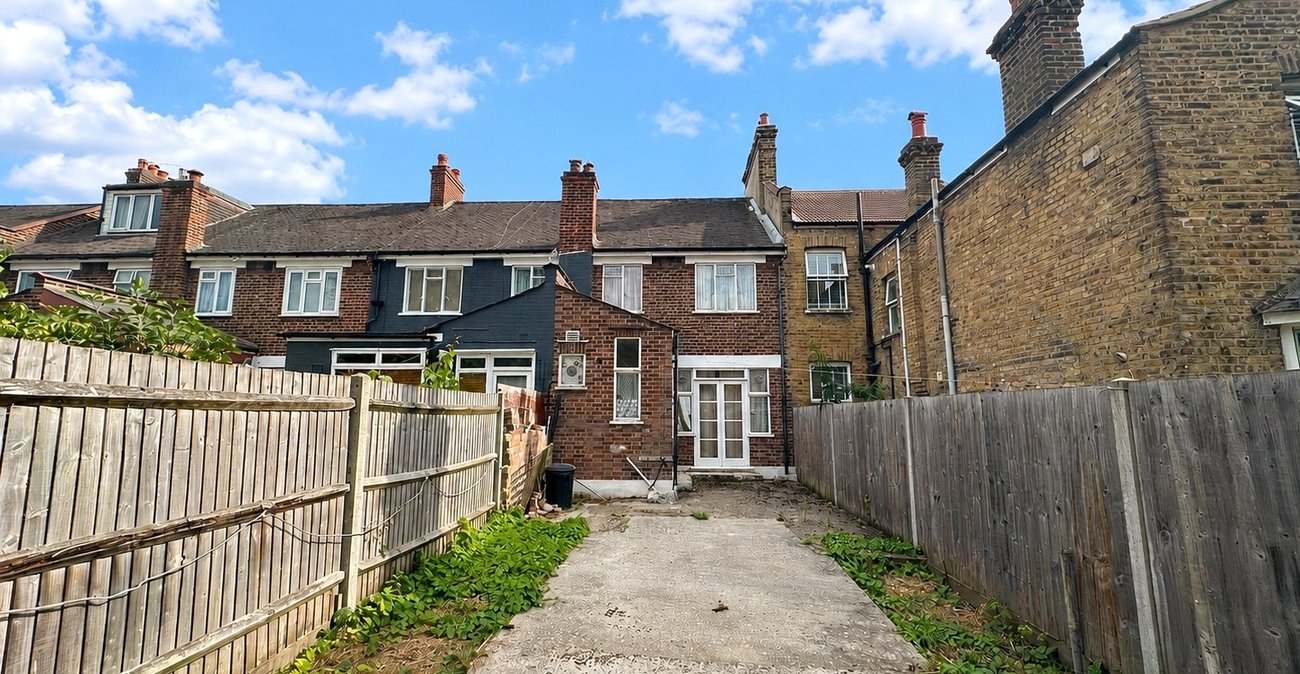 3 bedroom house for sale in Catford | Robinson Jackson