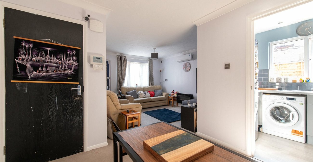 1 bedroom property for sale in Gravesend | Robinson Michael & Jackson