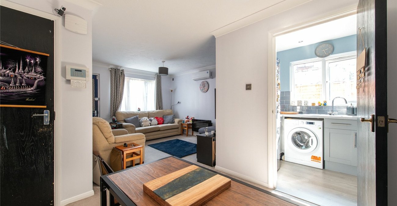 1 bedroom property for sale in Gravesend | Robinson Michael & Jackson