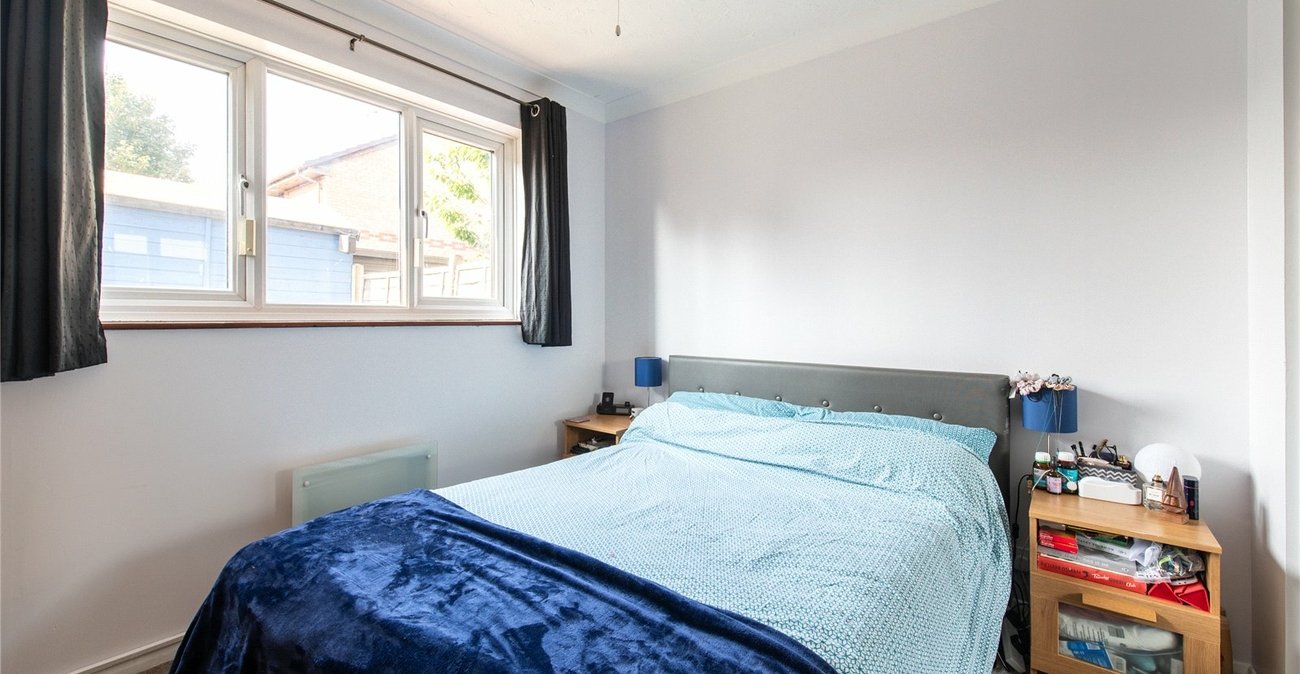 1 bedroom property for sale in Gravesend | Robinson Michael & Jackson