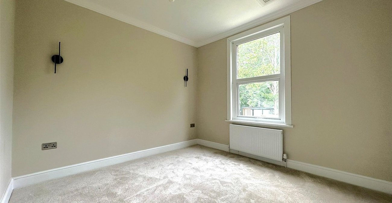 2 bedroom property for sale in London | Robinson Jackson