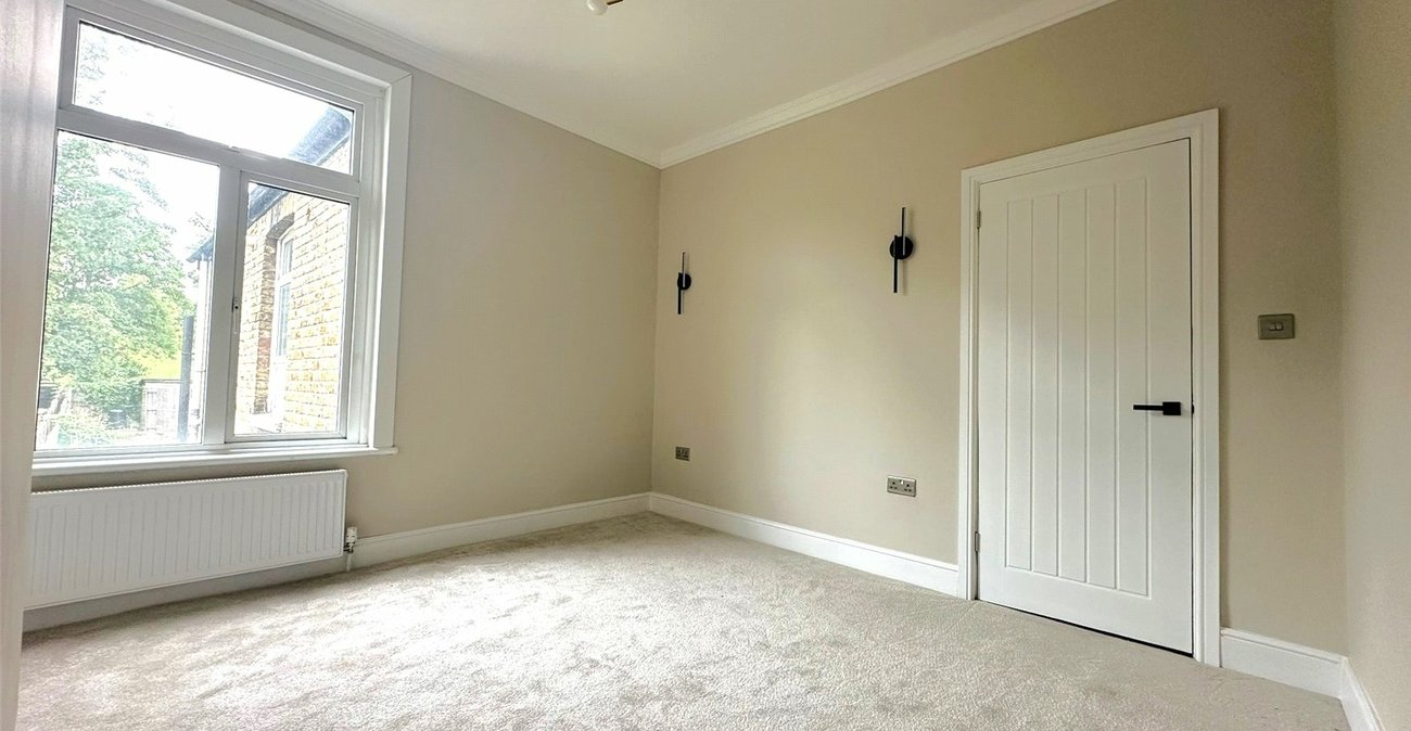 2 bedroom property for sale in London | Robinson Jackson