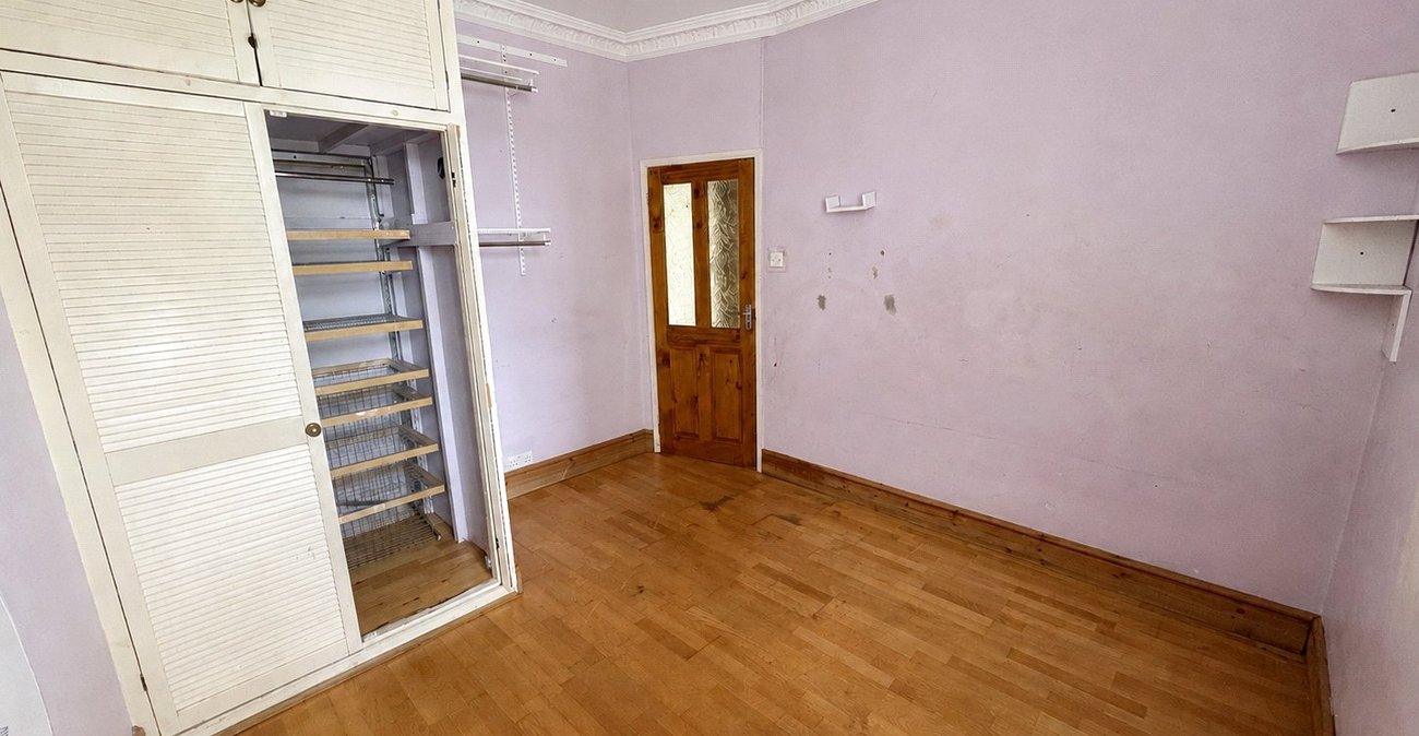 2 bedroom property for sale in London | Robinson Jackson