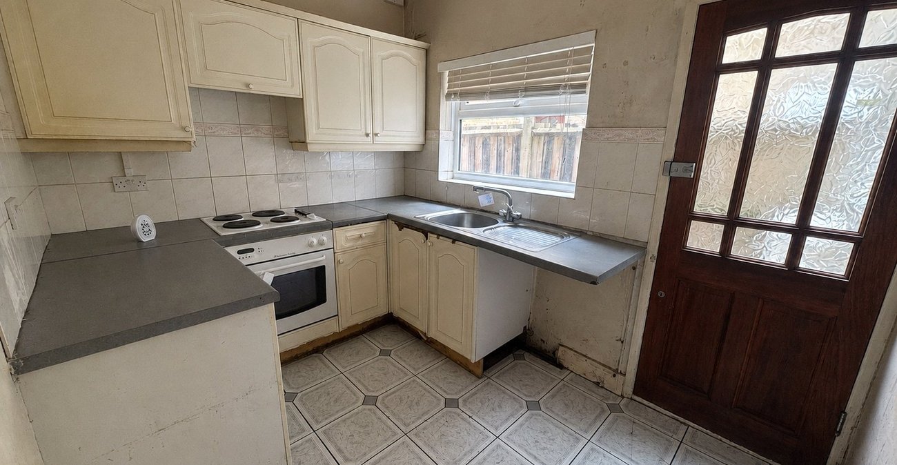 2 bedroom property for sale in London | Robinson Jackson