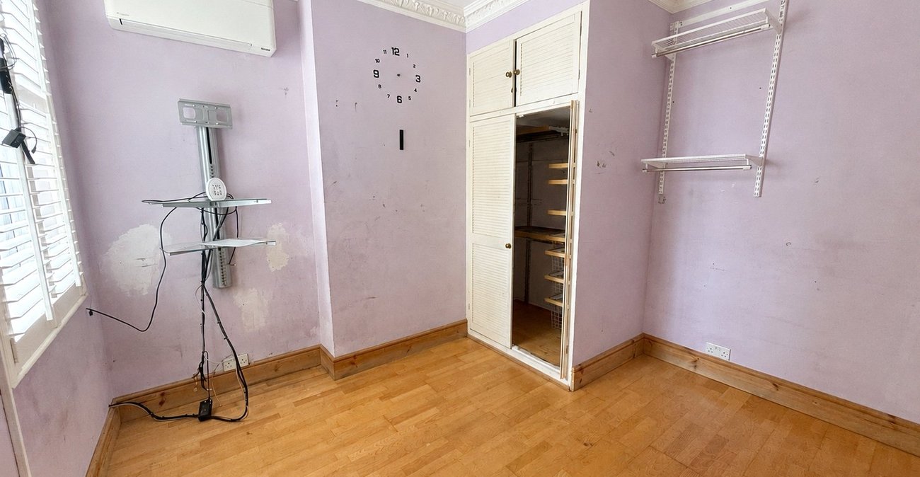 2 bedroom property for sale in London | Robinson Jackson