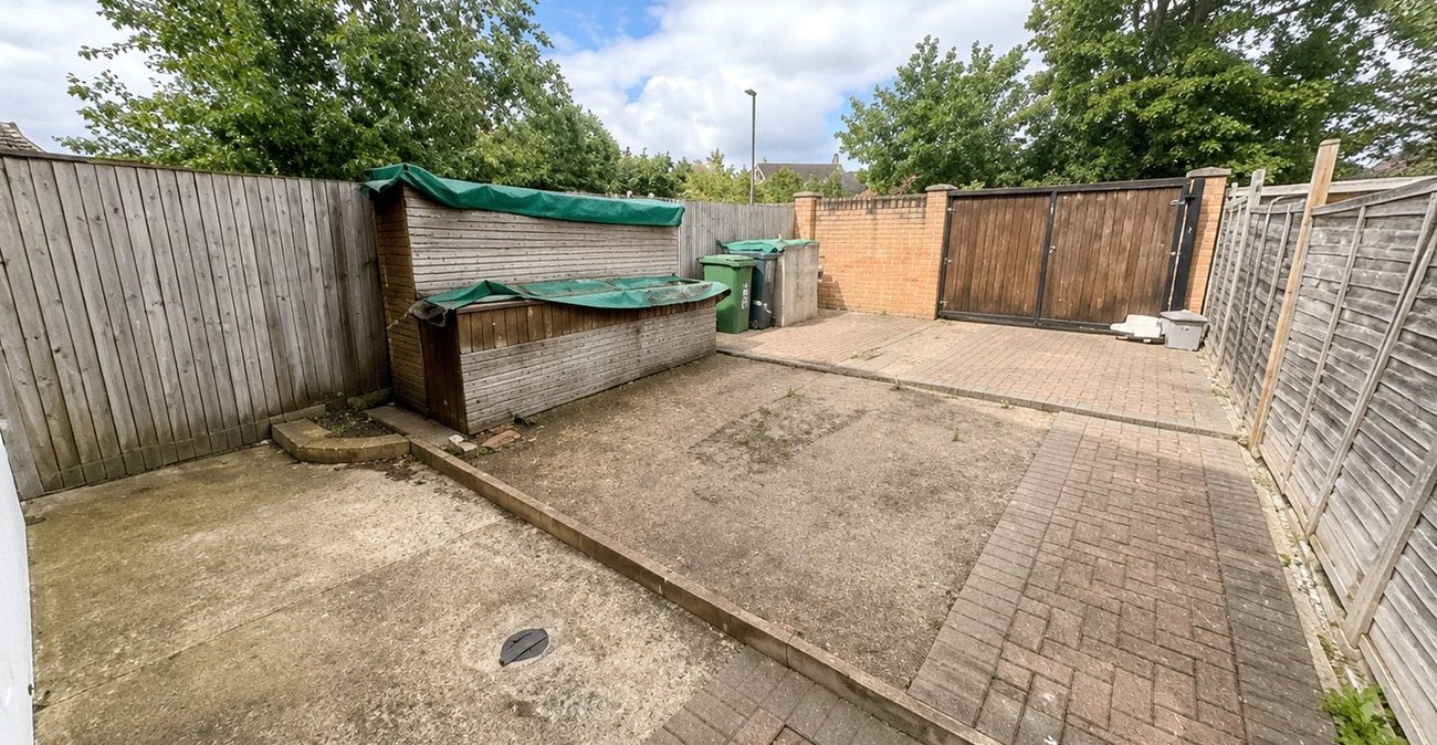 2 bedroom property for sale in London | Robinson Jackson