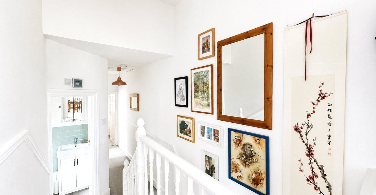 2 bedroom property for sale in London | Robinson Jackson
