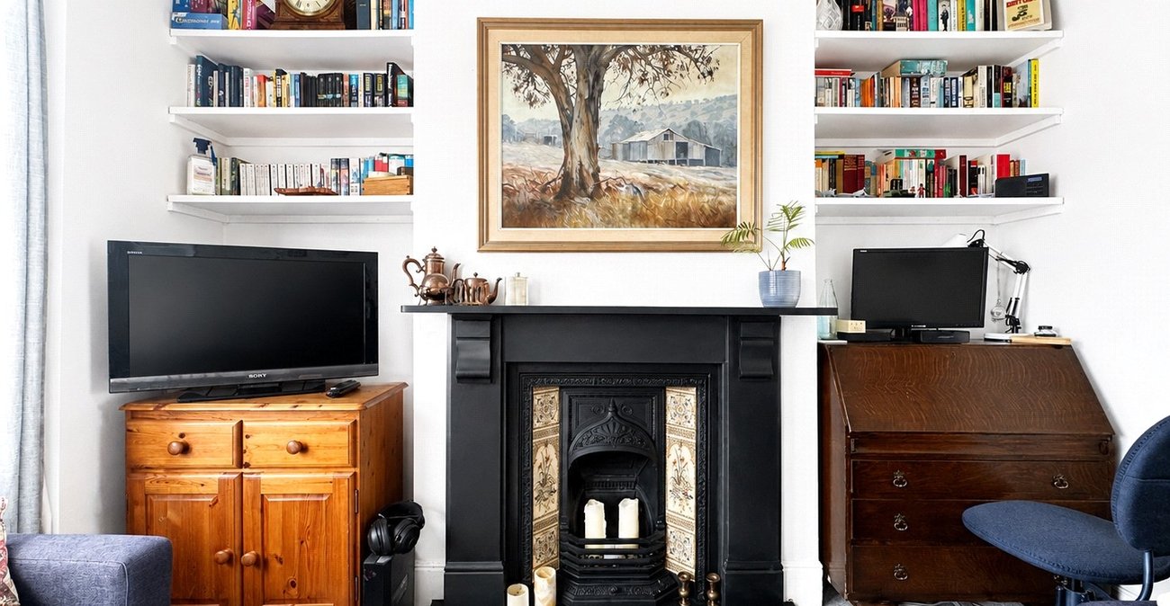 2 bedroom property for sale in London | Robinson Jackson