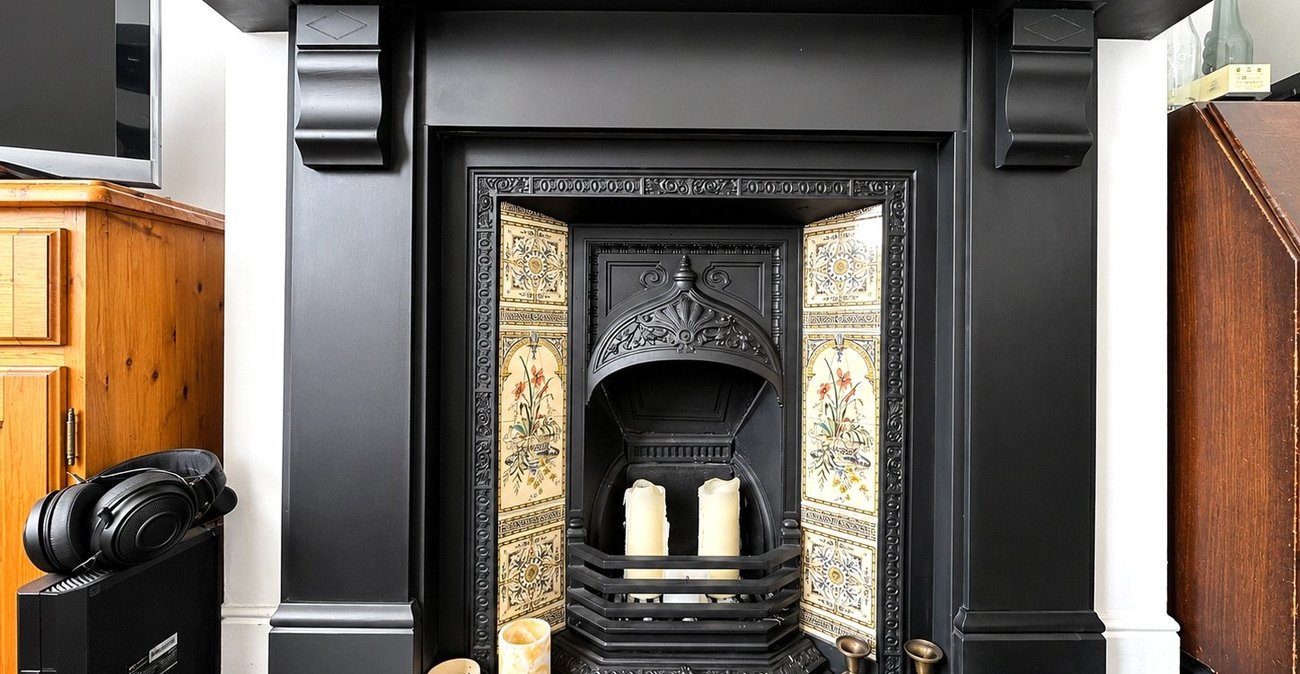 2 bedroom property for sale in London | Robinson Jackson