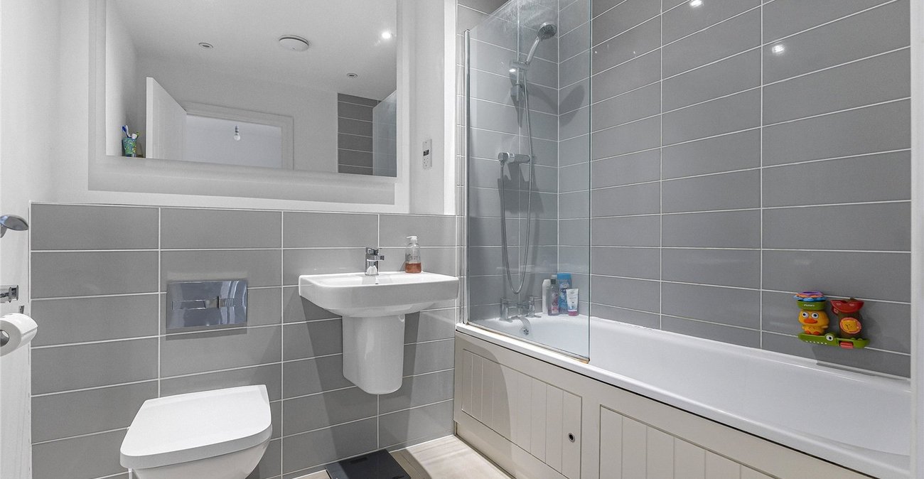 2 bedroom house for sale in Hoo | Robinson Michael & Jackson