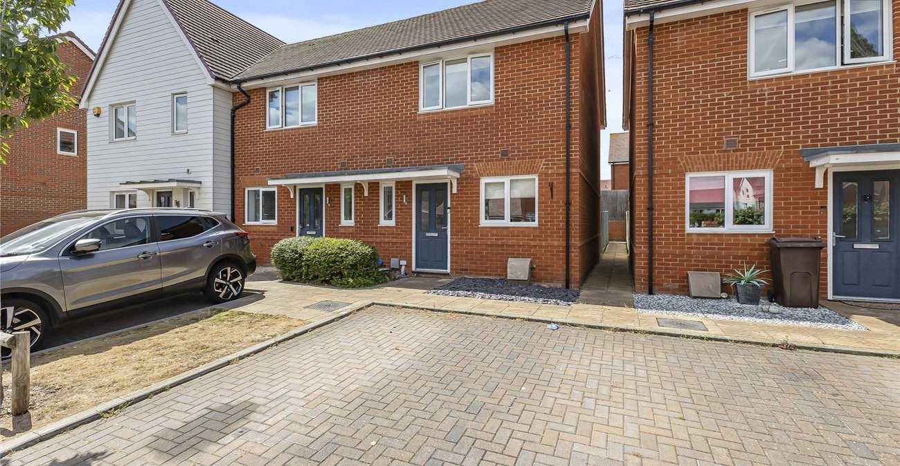 2 bedroom house for sale in Hoo | Robinson Michael & Jackson