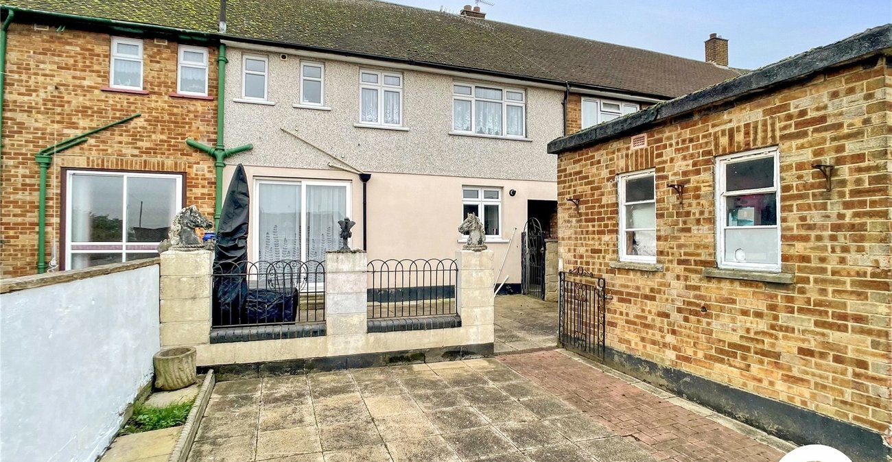 4 bedroom house for sale in Dartford | Robinson Jackson