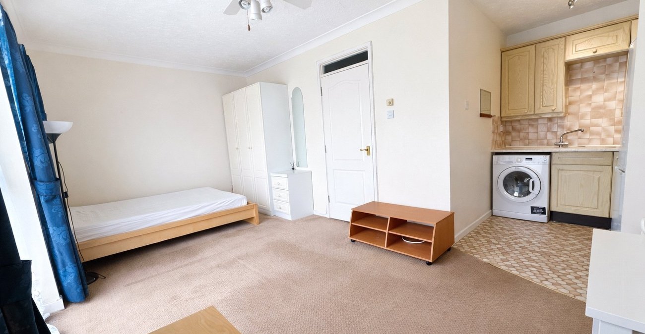 1 bedroom property for sale in London | Robinson Jackson