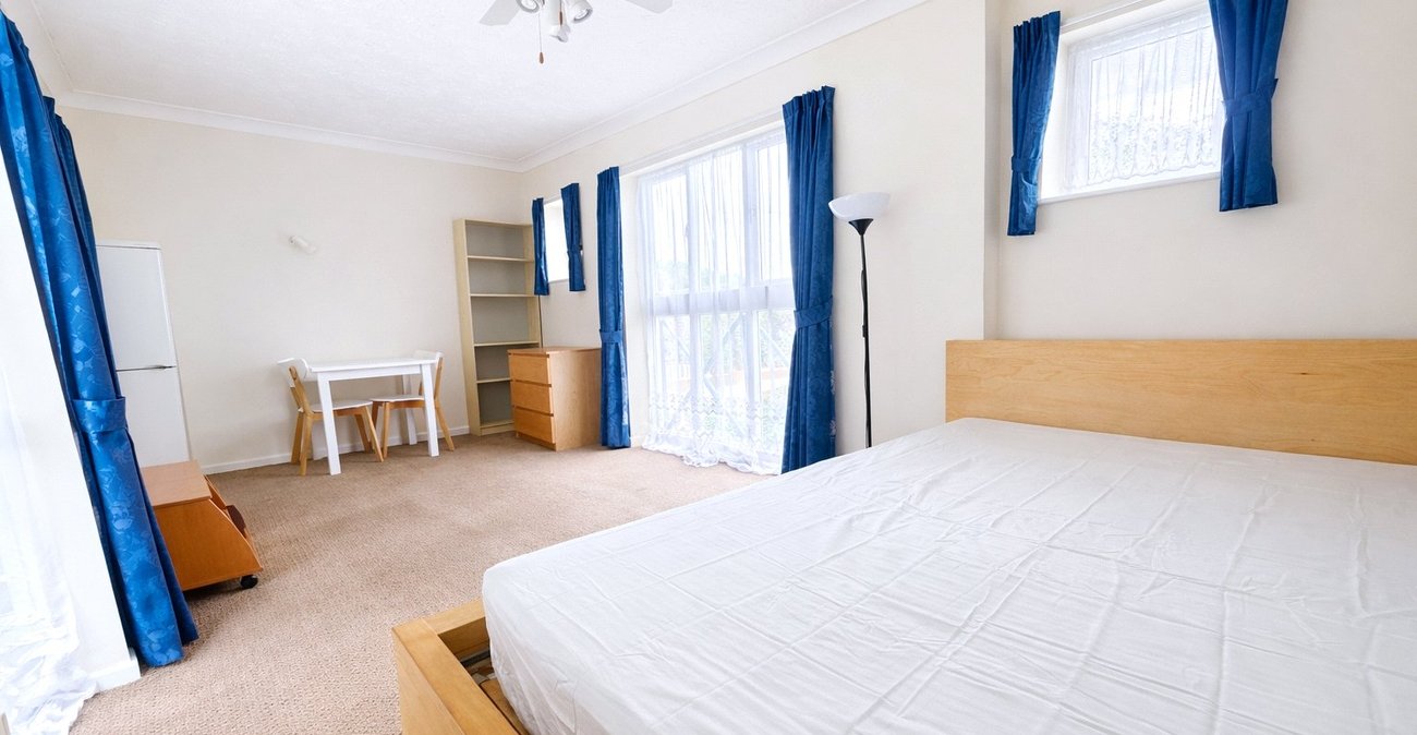 1 bedroom property for sale in London | Robinson Jackson