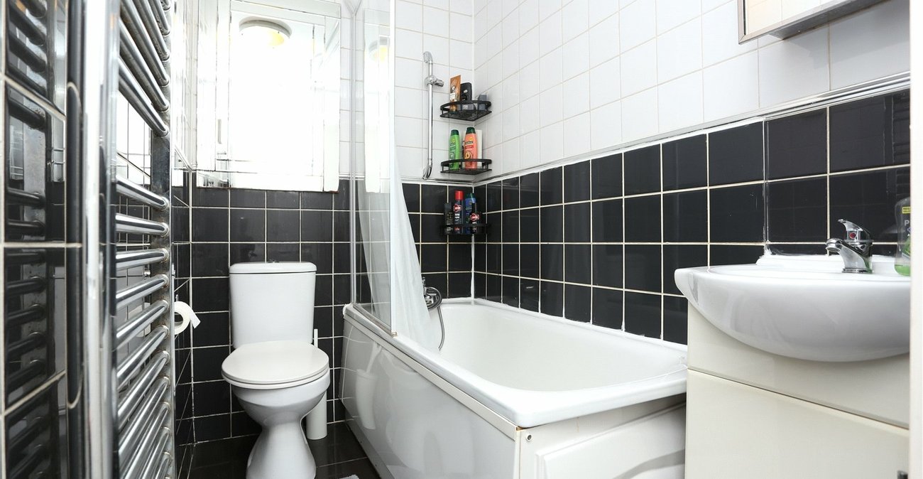 2 bedroom property for sale in Catford | Robinson Jackson