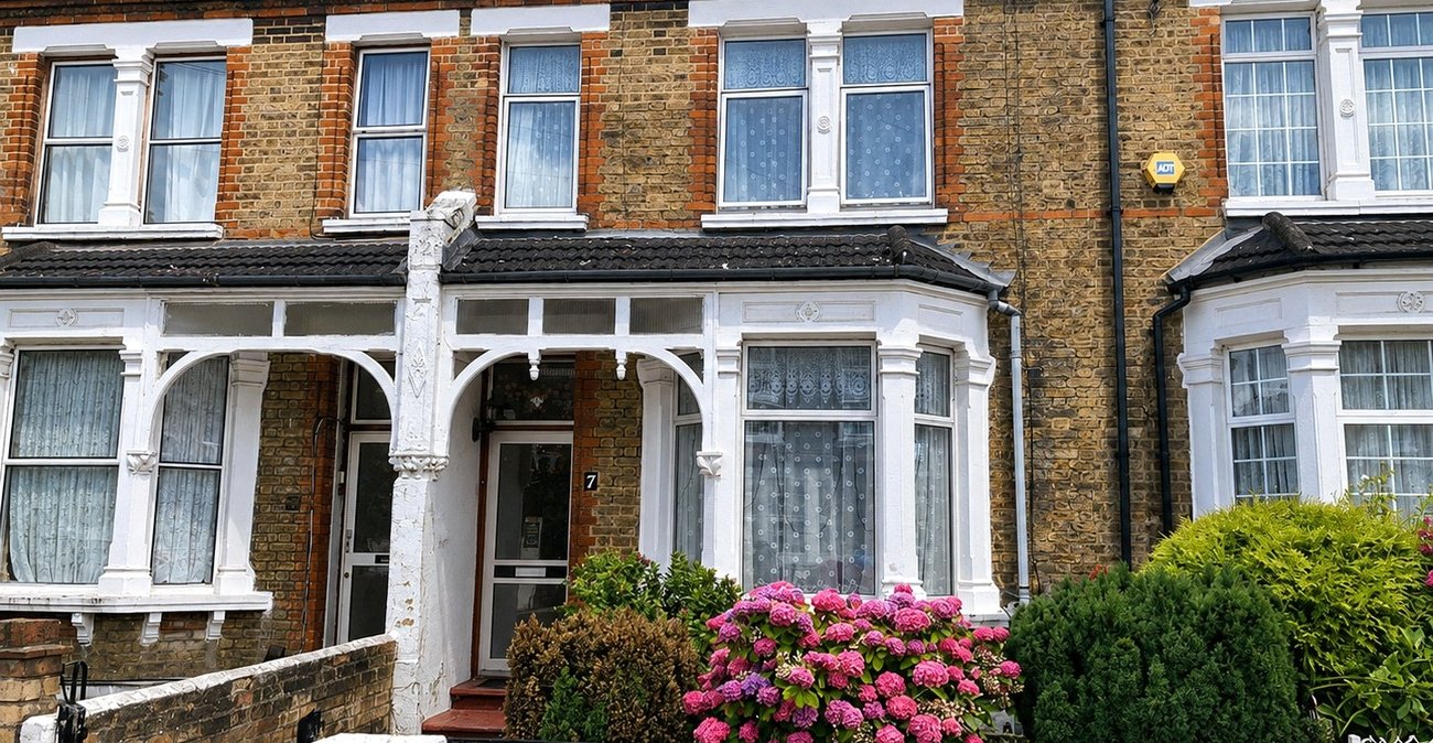 3 bedroom house for sale in Lewisham | Robinson Jackson