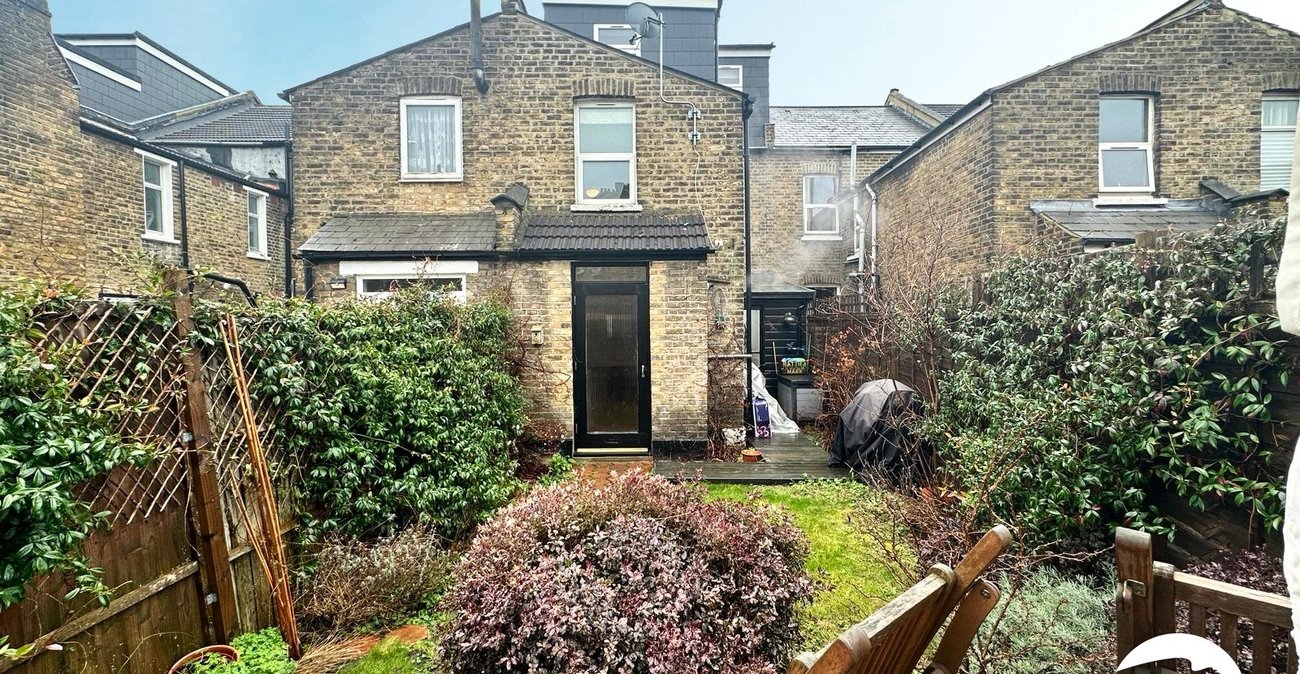 5 bedroom house for sale in London | Robinson Jackson