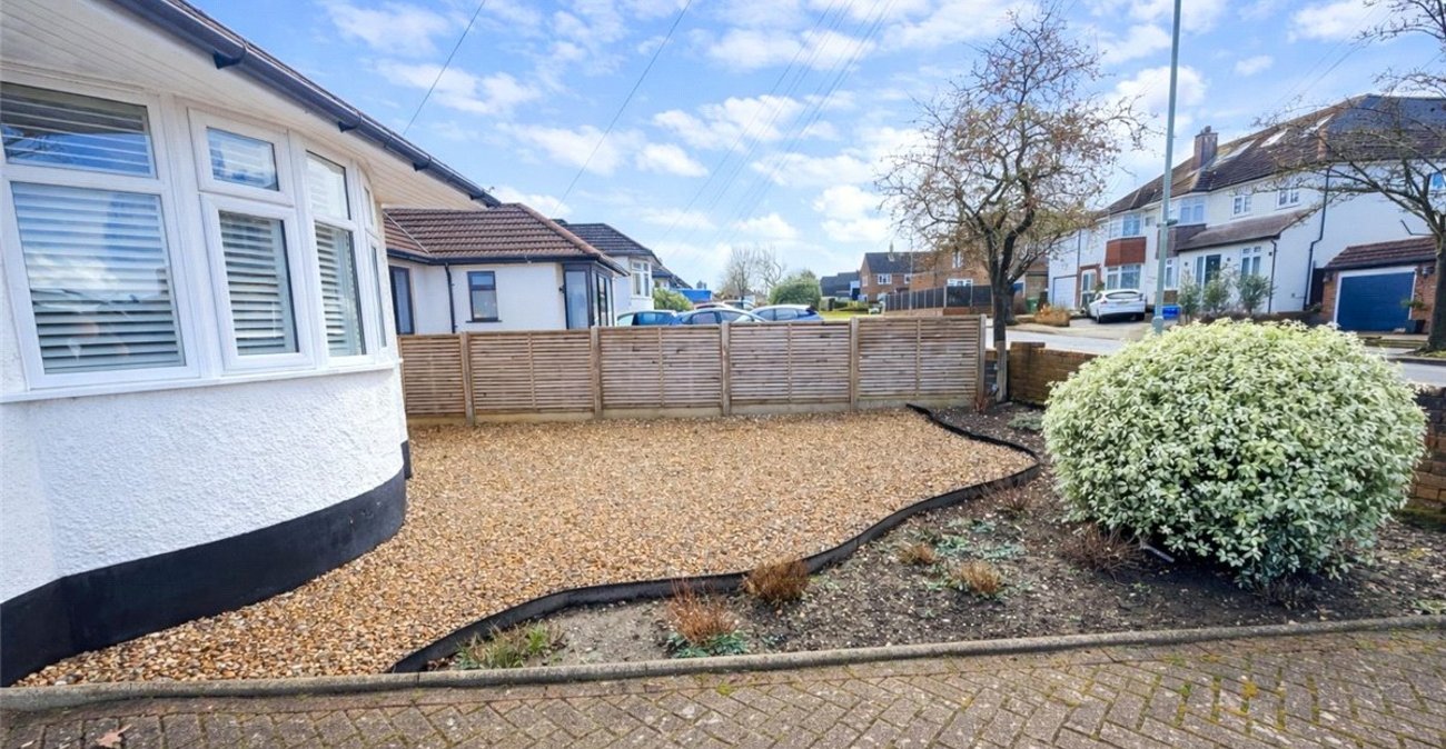 2 bedroom bungalow for sale in South Orpington | Robinson Jackson