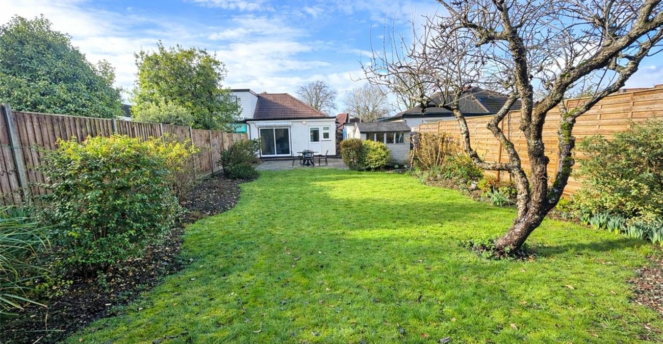 2 bedroom bungalow for sale in South Orpington | Robinson Jackson