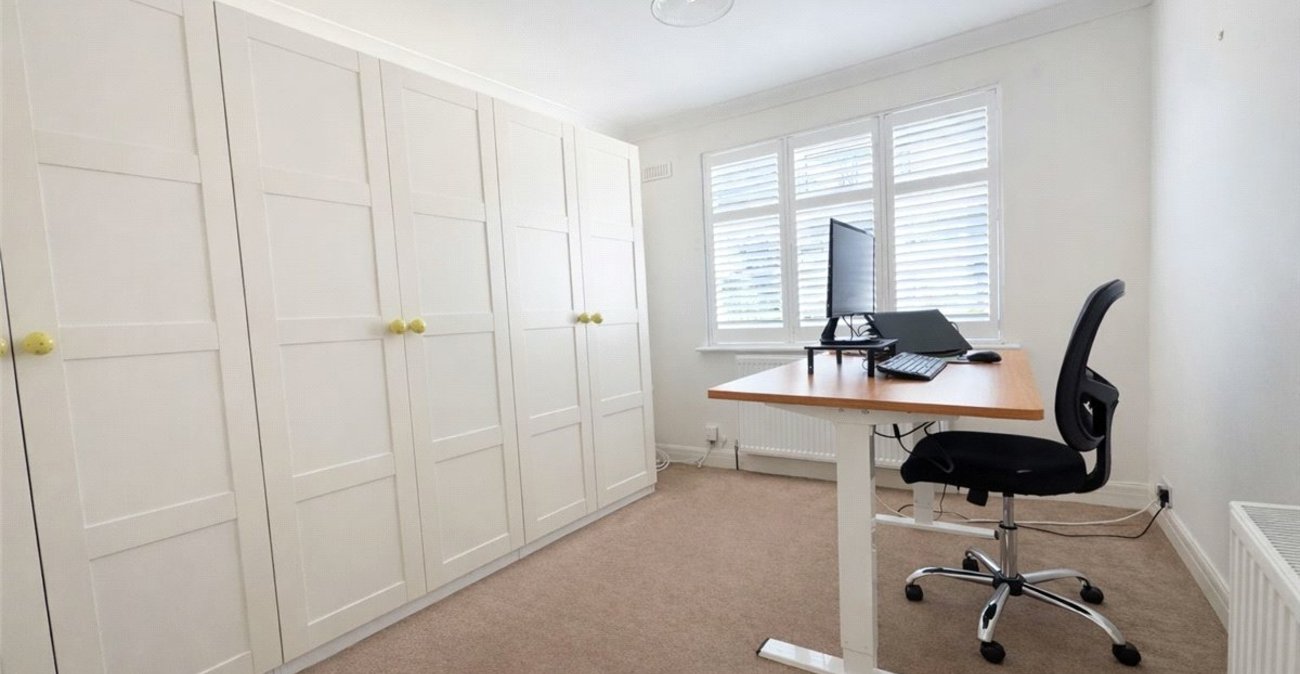 2 bedroom bungalow for sale in South Orpington | Robinson Jackson