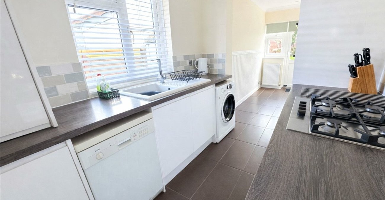 2 bedroom bungalow for sale in South Orpington | Robinson Jackson