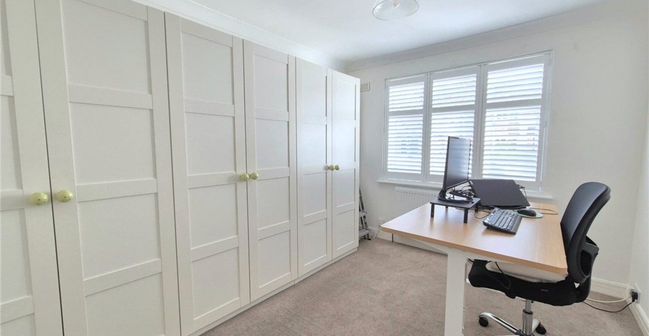 2 bedroom bungalow for sale in South Orpington | Robinson Jackson