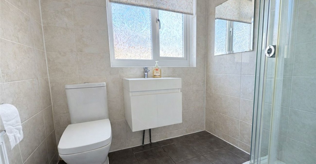 2 bedroom bungalow for sale in South Orpington | Robinson Jackson