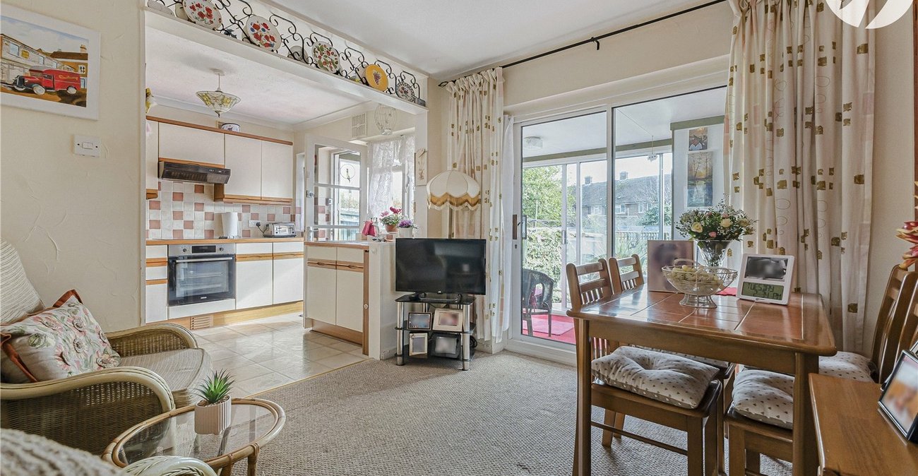 3 bedroom house for sale in Hextable | Robinson Jackson