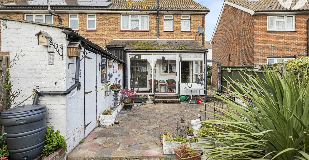 3 bedroom house for sale in Hextable | Robinson Jackson