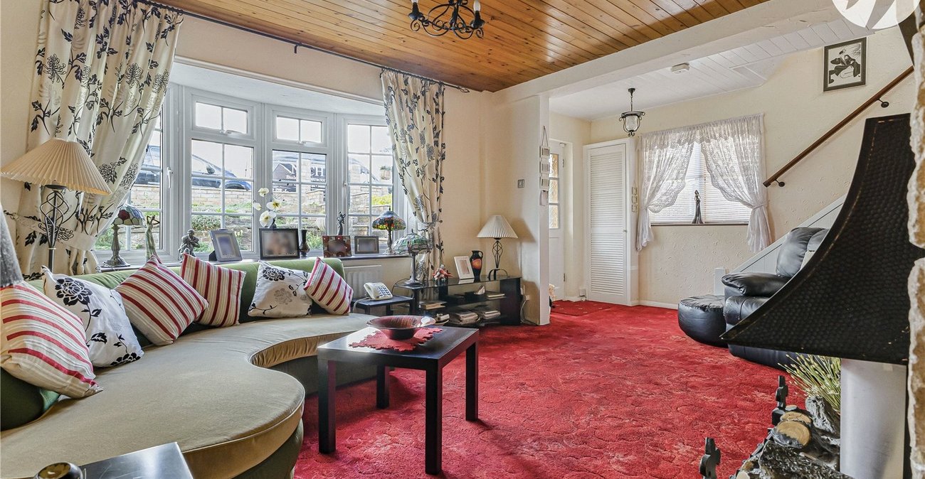 3 bedroom house for sale in Hextable | Robinson Jackson