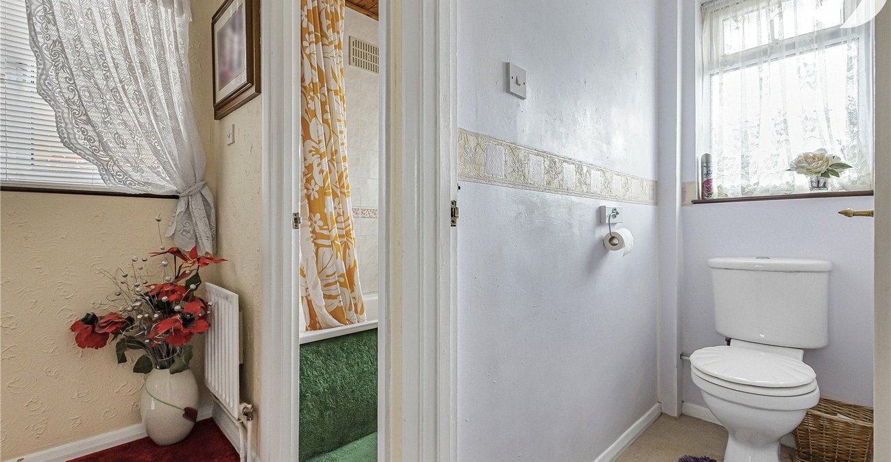 3 bedroom house for sale in Hextable | Robinson Jackson