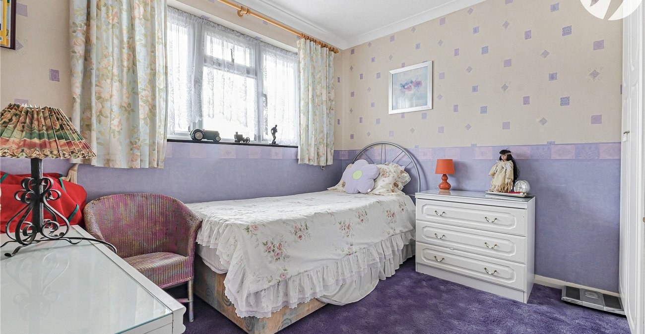 3 bedroom house for sale in Hextable | Robinson Jackson