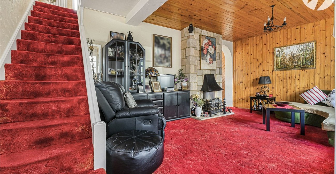 3 bedroom house for sale in Hextable | Robinson Jackson