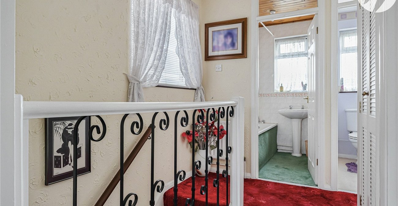 3 bedroom house for sale in Hextable | Robinson Jackson